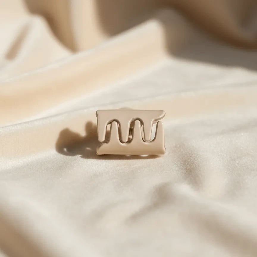 Wavy Mini Hair Claw - Moonflower