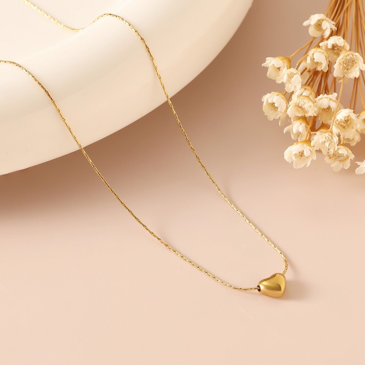 Dainty Gold Heart Necklace - Moonflower