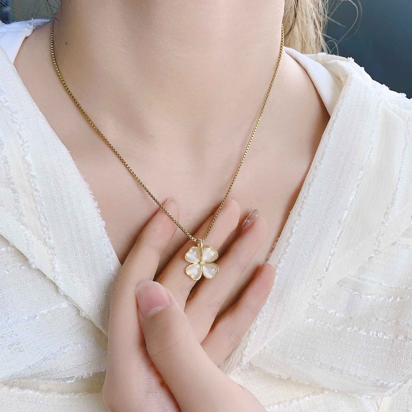 Four Leaf Clover Pendant Necklace - Moonflower