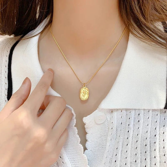 Rose Medallion Necklace - Moonflower