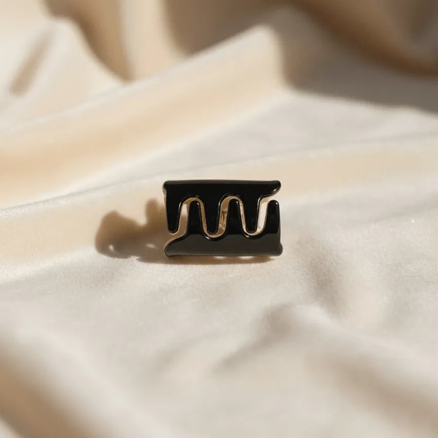Wavy Mini Hair Claw - Moonflower