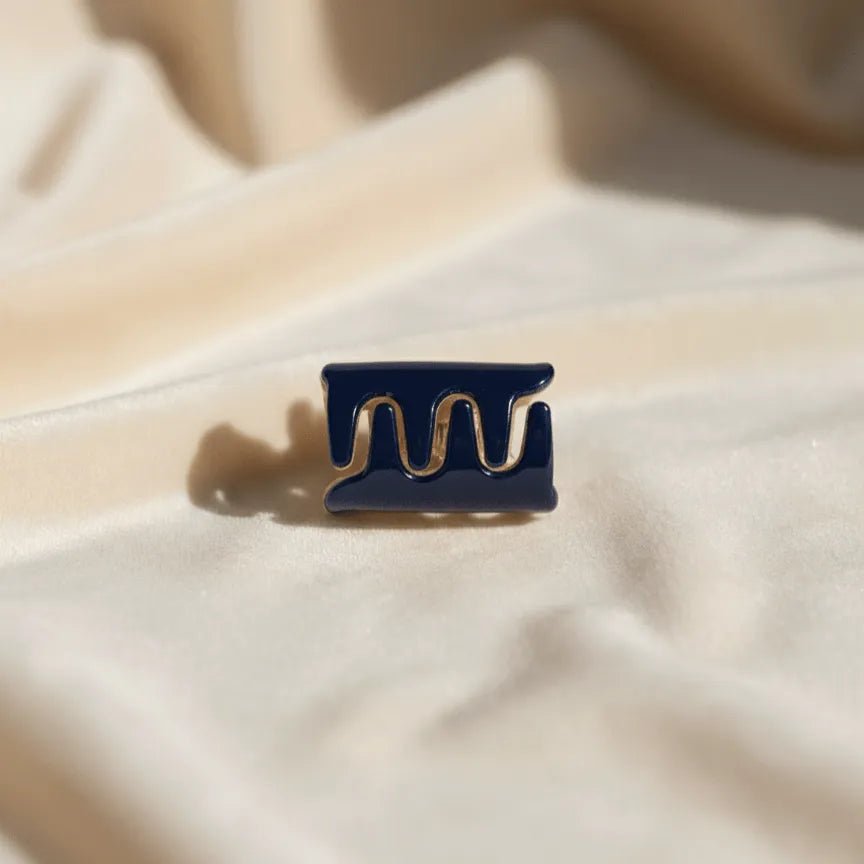 Wavy Mini Hair Claw - Moonflower